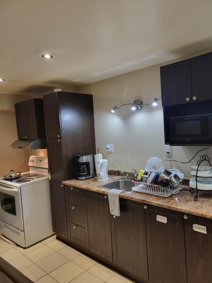 Lovely Guest Entire Apartment Minutes From Ottawa Airport Eksteriør bilde