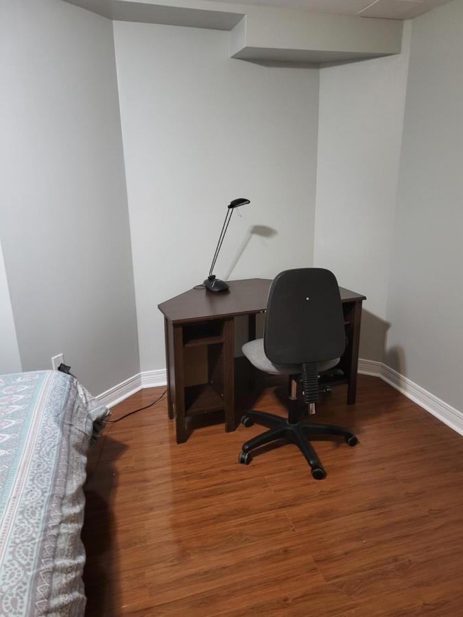Lovely Guest Entire Apartment Minutes From Ottawa Airport Eksteriør bilde