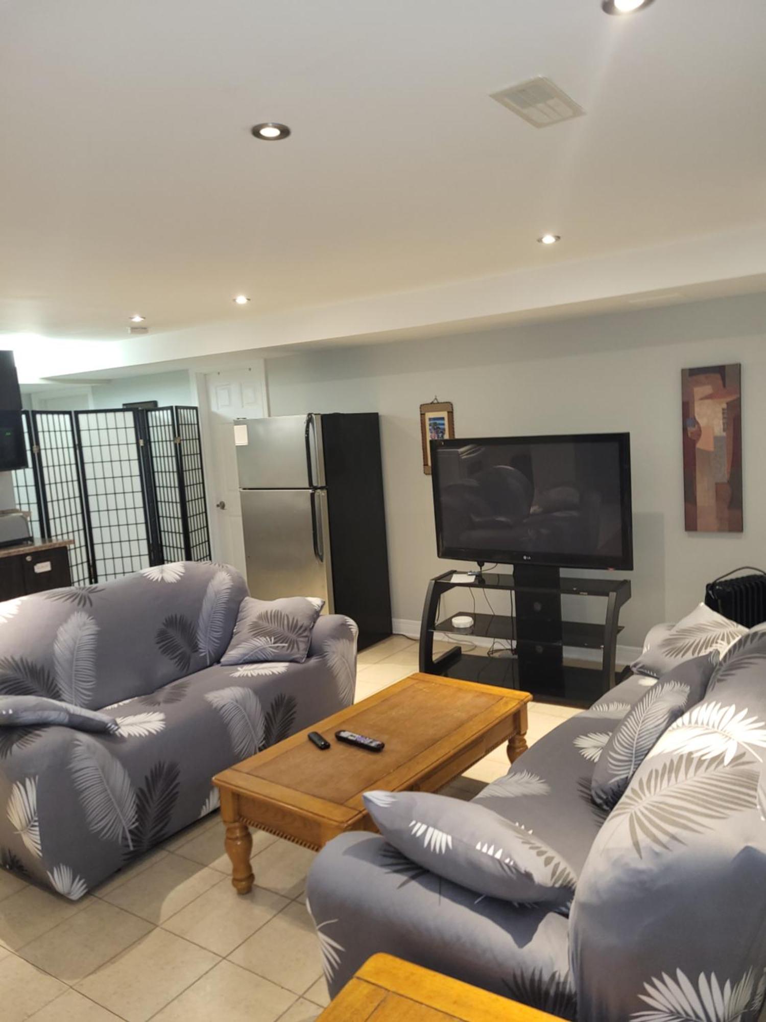 Lovely Guest Entire Apartment Minutes From Ottawa Airport Eksteriør bilde