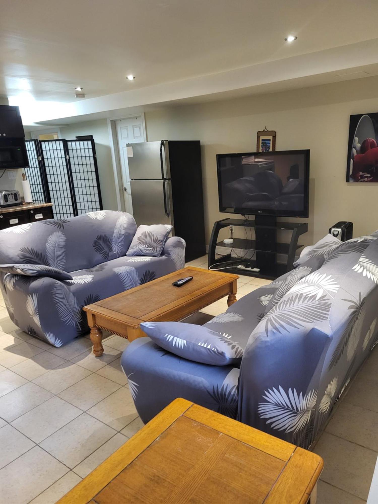Lovely Guest Entire Apartment Minutes From Ottawa Airport Eksteriør bilde